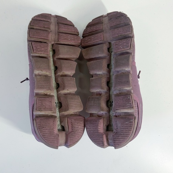 On Running Women's Athletic Shoes in Purple - Picture 7 of 7